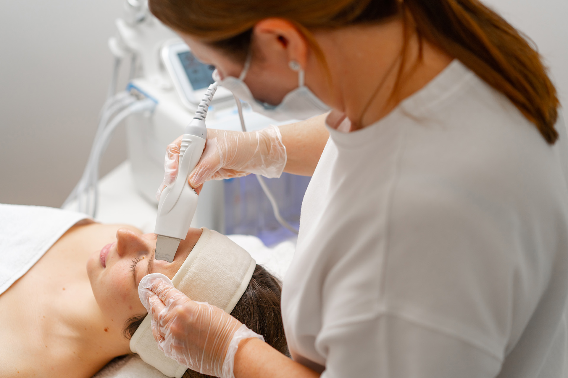 Best Dermatologist in Dubai | Skin Care Treatments & Solutions